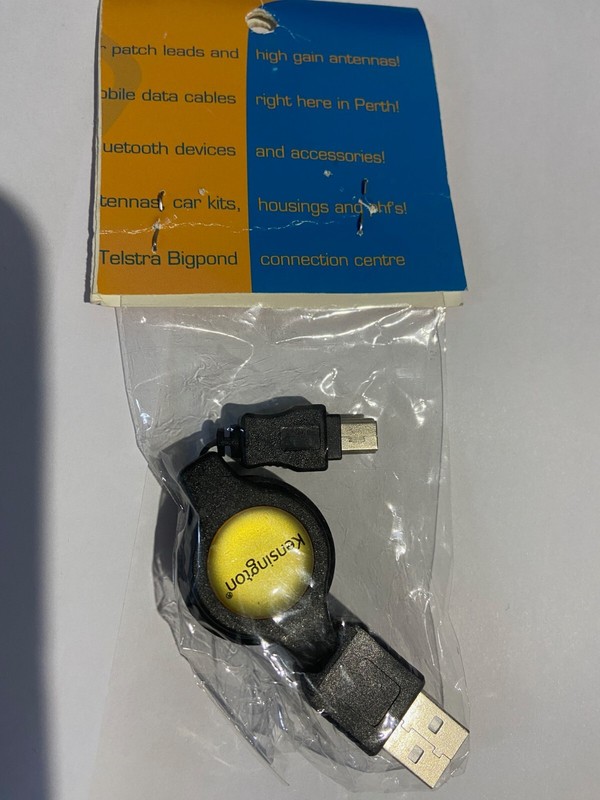 Mini USB Charge & Data Connectivity USB Retractable Flat Cable Black Kensington. gallery