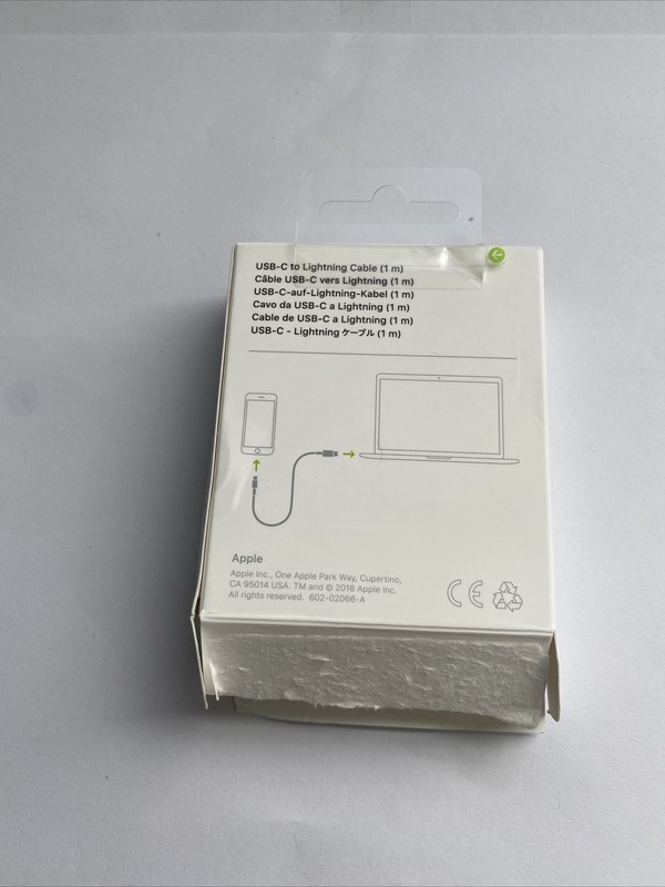 Genuine Apple USB-C To Lightning Cable (1 M) gallery