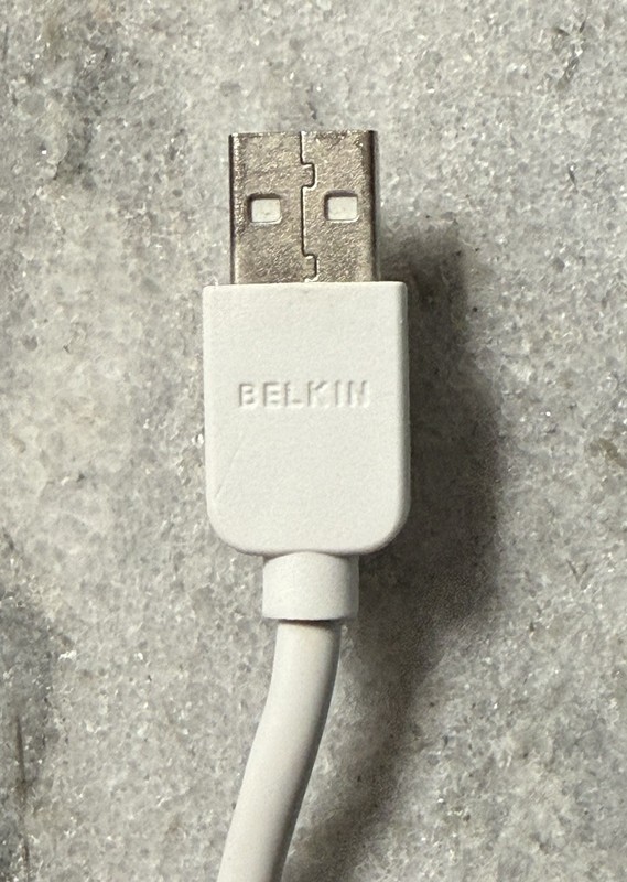 Lot Of 5 Belkin Charge Sync Cable 4 ft. 30-Pin to USB Apple Ipod, Iphone & Ipad gallery