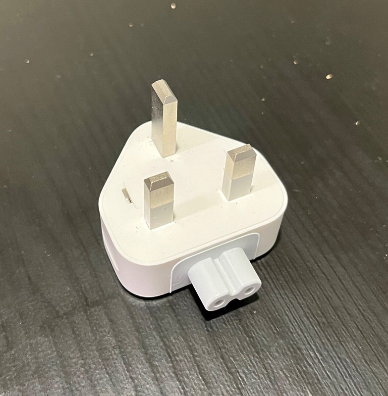 Apple World Travel Adapter AC plug (Type G)