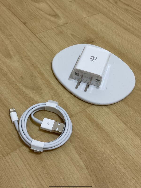 New original genuine T-MOBILE IPHONE 11&12 IPHONE 13 OEM LIGHTNING WALL CHARGER