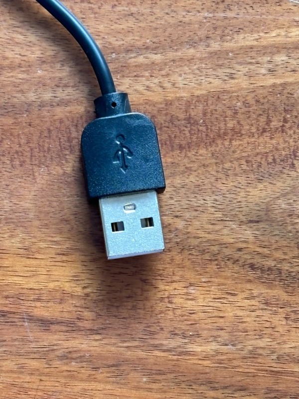 NWOT Set of 4 USB Cables (2) White 33" (L) & (2) Black 18" (L) gallery