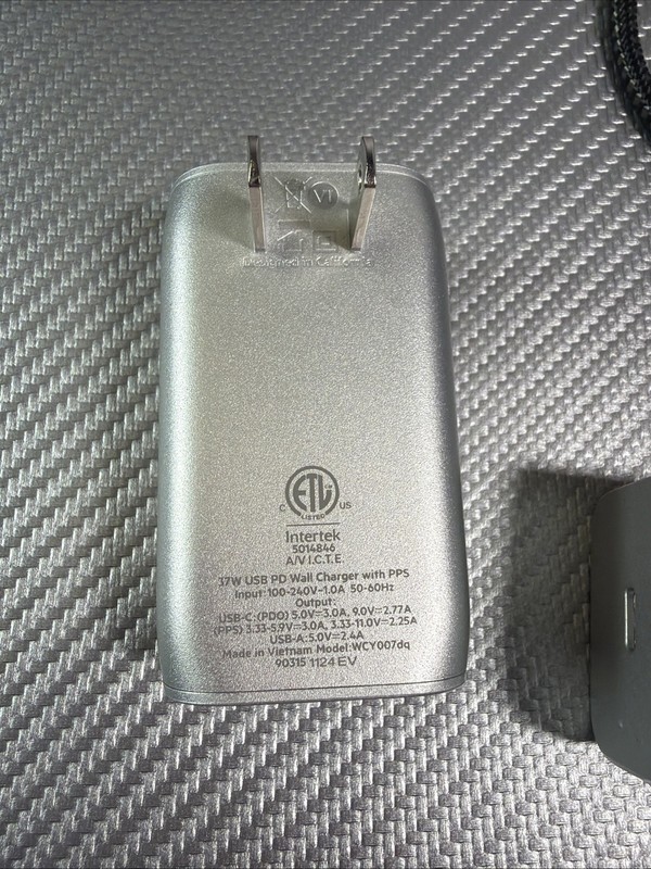 USB-C Charger Bundle Fast Charging Wall Block and Cables Belkin Griffin gallery