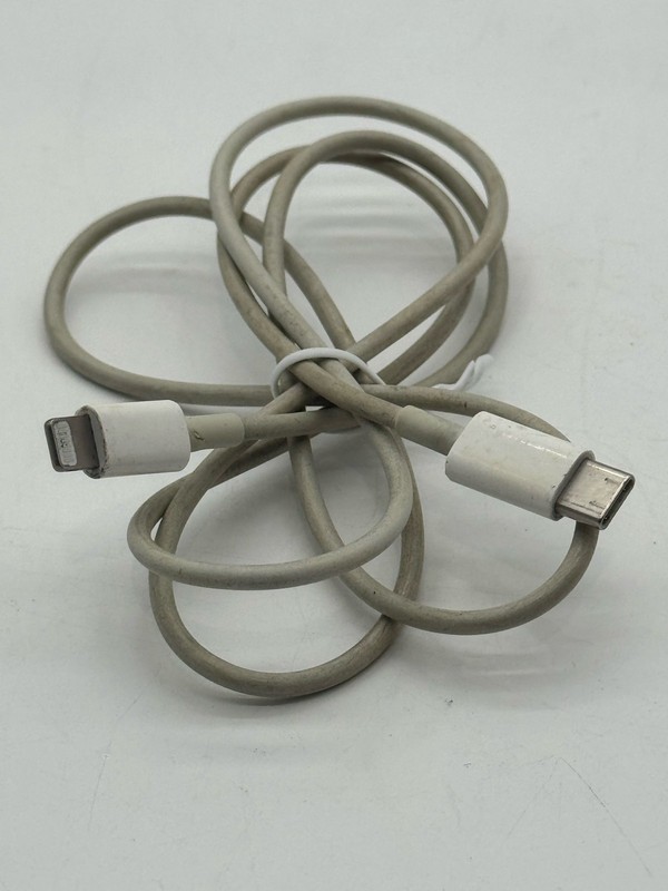 Amazon Basics USB-C to Light-ning ABS Charger Cable, MFi, 6 ft, White