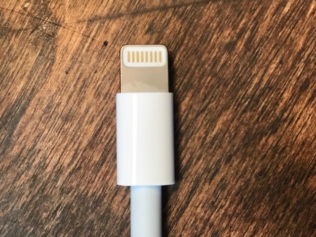iPhone / Air Pods to USB Charger Data Cable 1M - OPEN BOX gallery