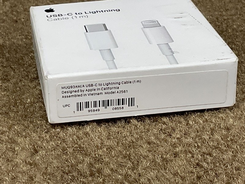 Apple Lightning to USB-C Cable 1 meter MUQ93AM/A ❤️️✅❤️️✅❤️✅ NEW OPEN BOX gallery