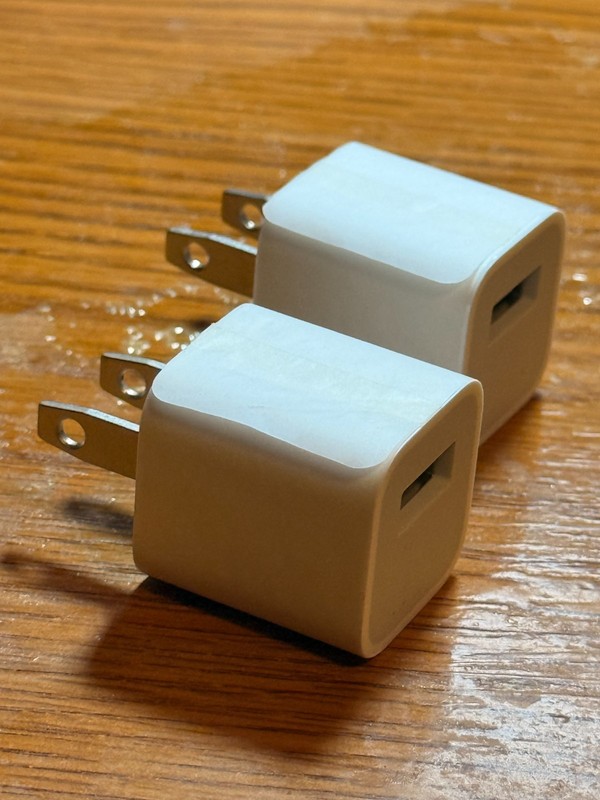 2x Genuine Apple A1385 5W USB Travel Power Adapter Cube Charger iPhone iPad