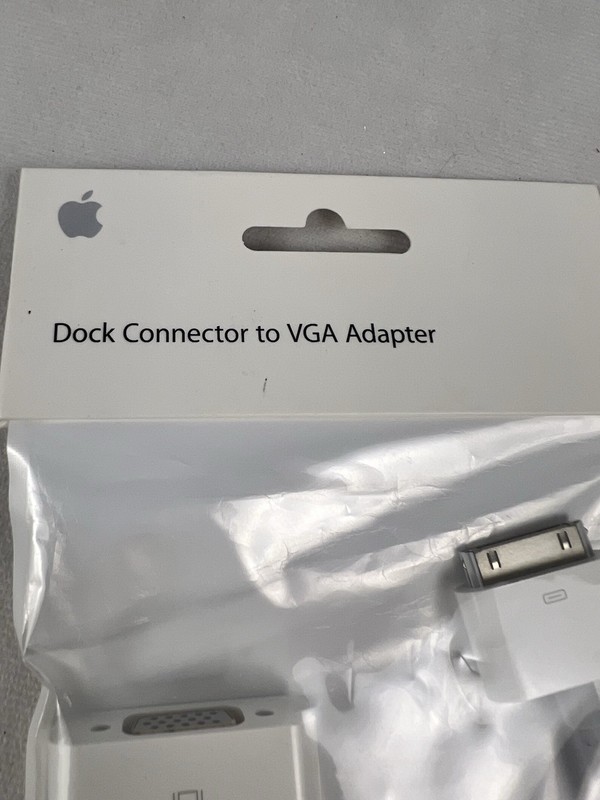 Apple Dock Connector to VGA Adapter A1368 30-Pin iPad iPhone NEW gallery
