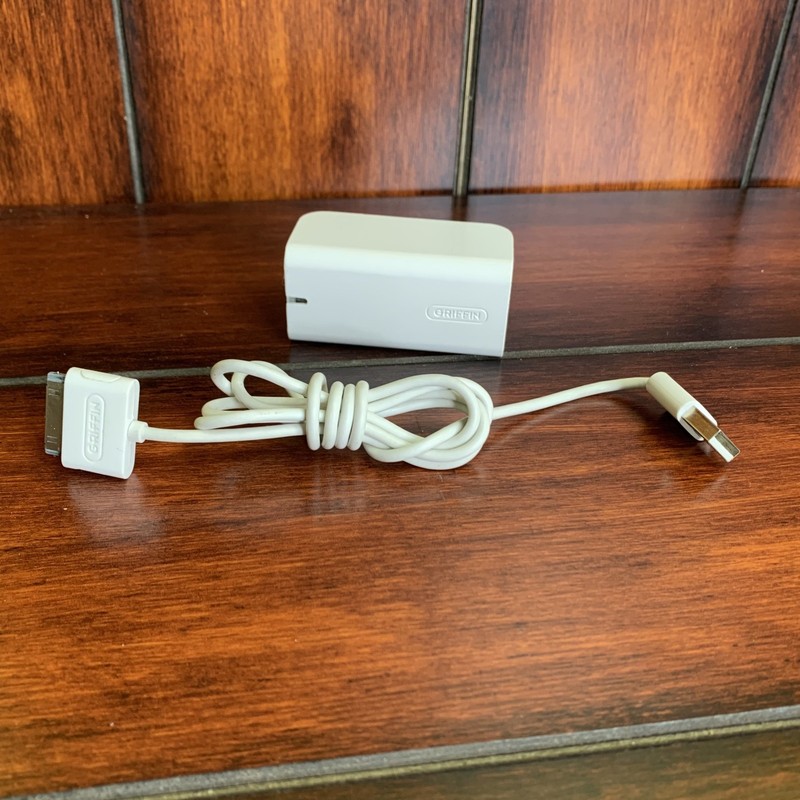 Griffin Apple USB-A to 30 Pin USB Cable iPhone White & Wall Plug