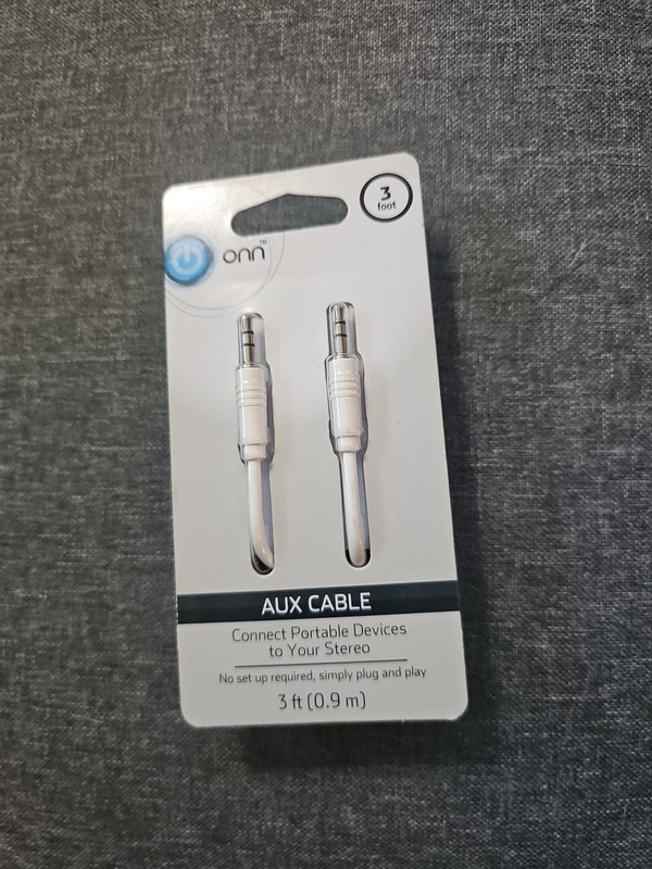 Onn AUX cable – 3 Feet – White – NEW in Original Packaging