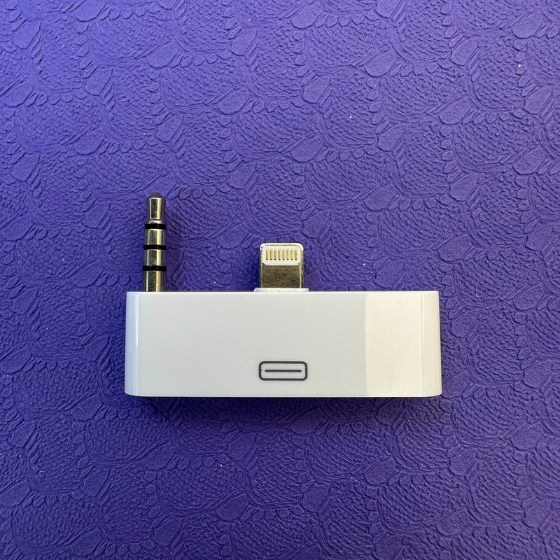 30 Pin Female to 8 Pin Male Adapter 3.5mm Aux Audio Dock for iPhone iPod White