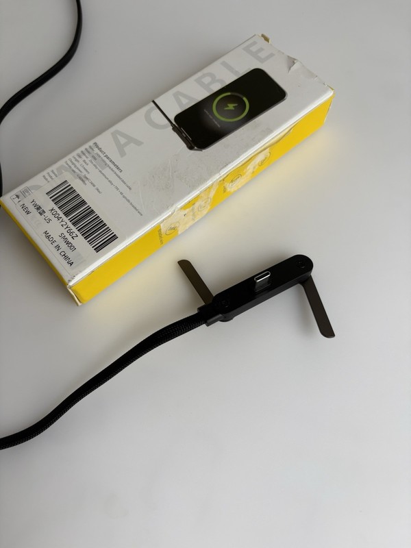 Type-C to Type-C Braided Cable 2m Black with Foldable Phone Holder Universal