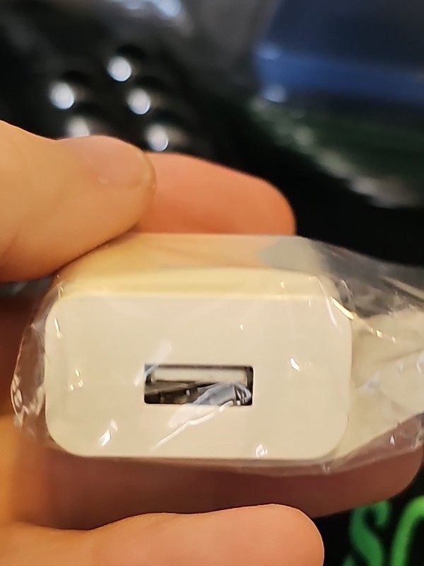 Mobilessentials USB Wall Charger gallery