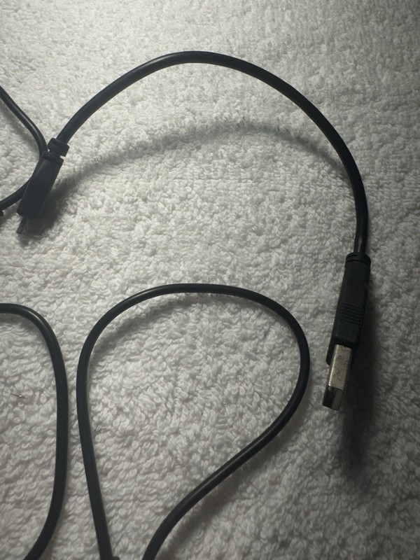 Lot of 4 Mixed Short Cables 3 USB-A to Micro-USB Cables and 1 USB Type C Cable gallery