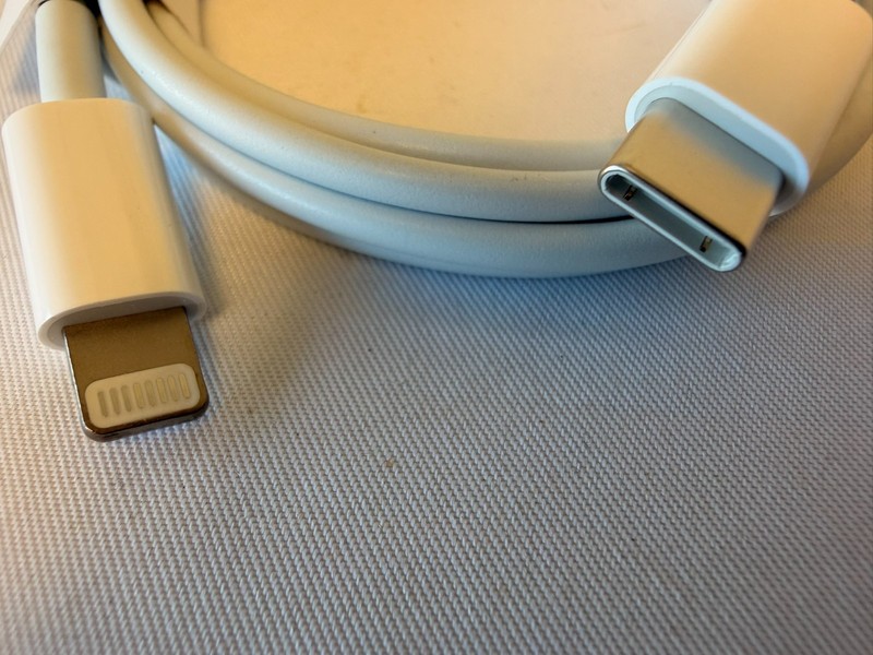 NEW Apple OEM Lightning to USB-C Cable 1m for iPhone iPad gallery