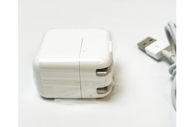 Lot of 100 Genuine Apple 12W USB Power Adapter Charger w/ Lightning Cable A2167 gallery