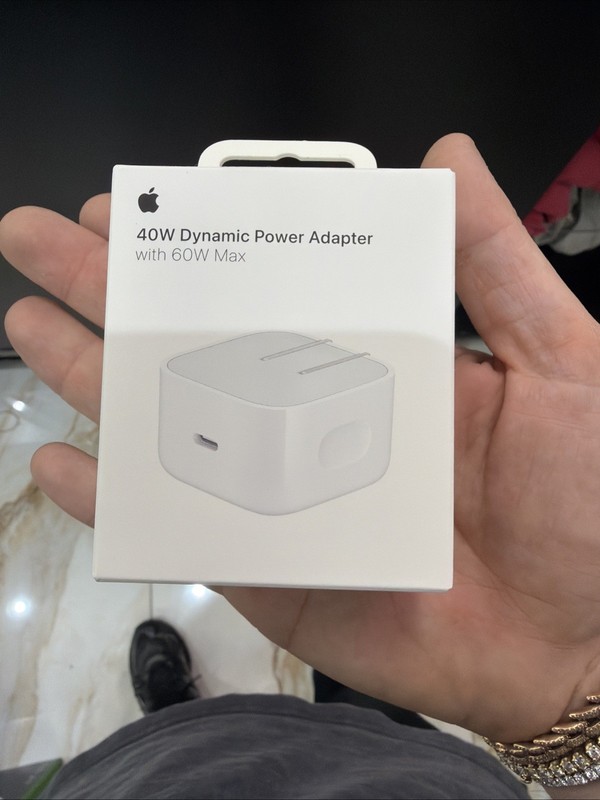 New 2025 Apple – 40W Dynamic Power Adapter with 60W Max MGKN4AM/A