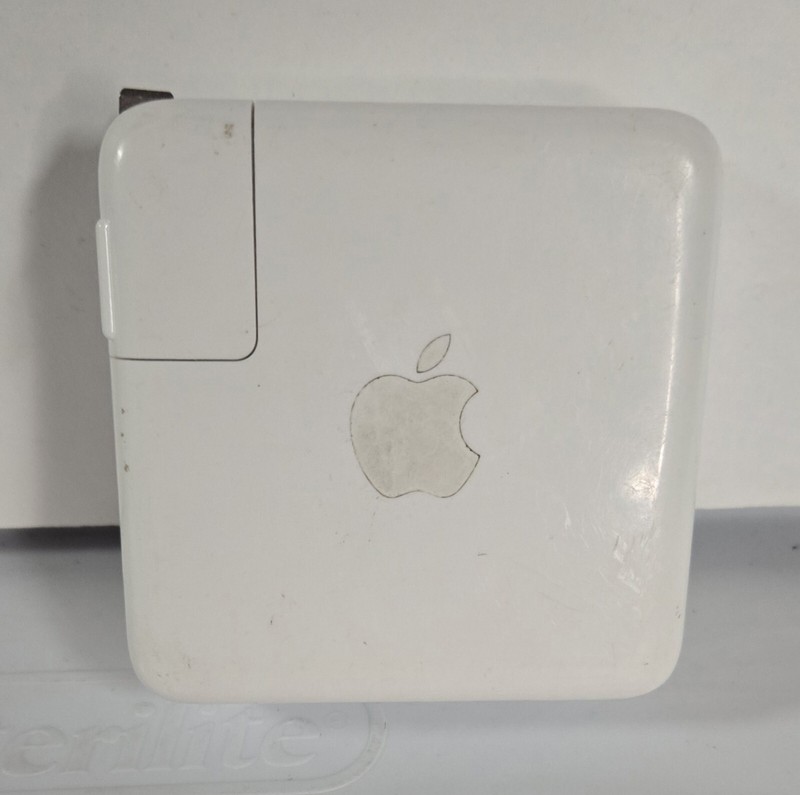 apple Products charger Fold In Prongs 9T54 ITE In Good Condition