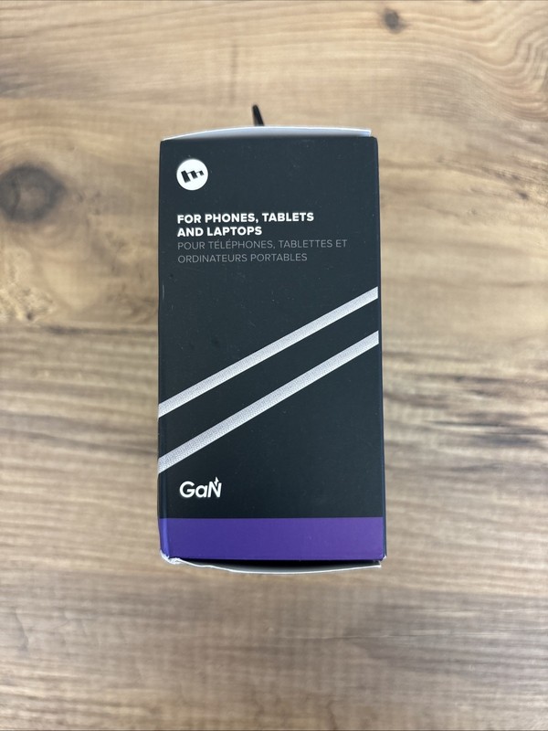 Mophie Charger + Cable Bundle - 30W USB-C to USB-C Fast Wall Charger 2M / 6ft gallery