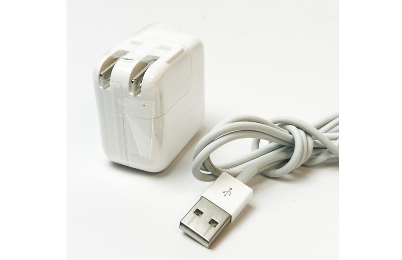 Lot of 100 Genuine Apple 12W USB Power Adapter Charger w/ Lightning Cable A2167 gallery