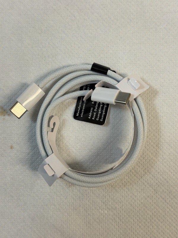 Apple MK0X2ZM/A 1m USB-C to Lightning Cable - White