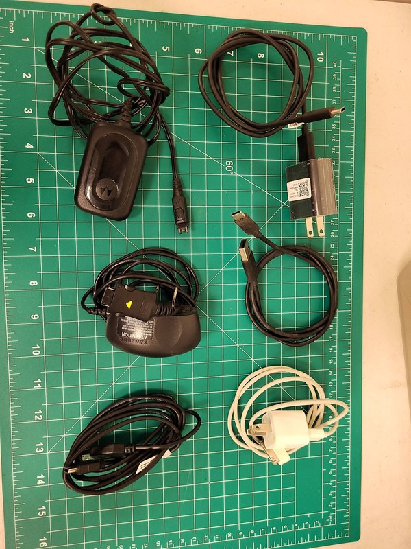 Lot 6 Cell Phone Chargers Cables Samsung Motorola Apple USB-C Mini USB Sync Data