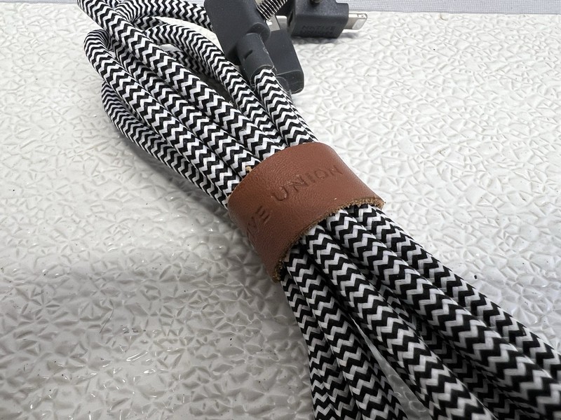 Native Union - 6.5' USB Type-A-to-Micro-USB/USB Type-C Cable - Zebra - gallery