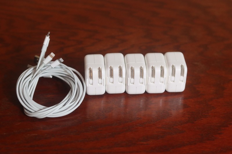 5 X Apple 12W USB Power Adapter for iPhones w/ lightning cable included GENUINE