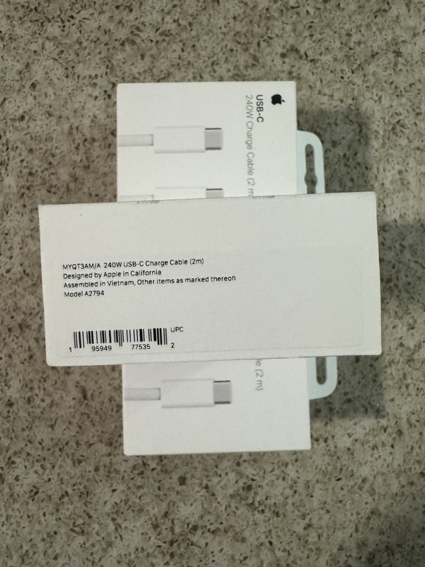 Lot Of 35!! Apple - 240W USB-C 2M Woven Charge Cable (MYQT3AM/A) gallery