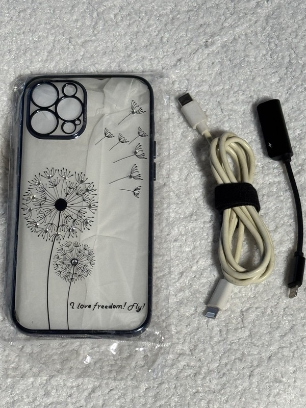 Set Of 3 | iPhone 12 Pro Max Case + USB-C cable to Lighting + Lighting to stereo
