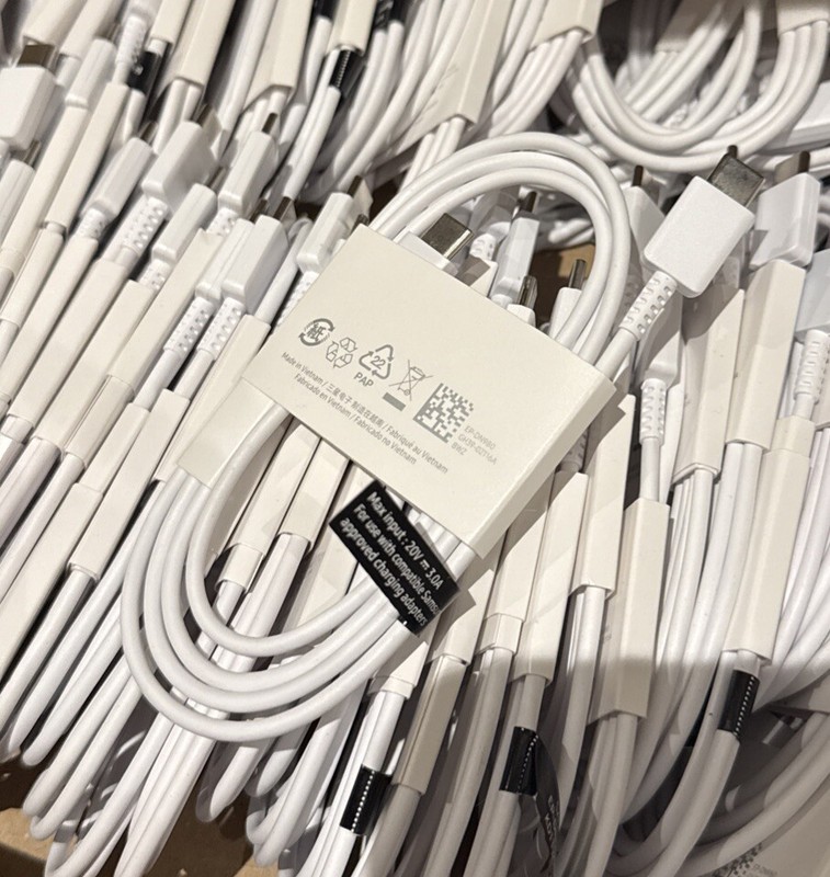 LOT OF 100 NEW - Samsung Original 3.3ft (USB C to C) Cable White EP-DN980BWZ