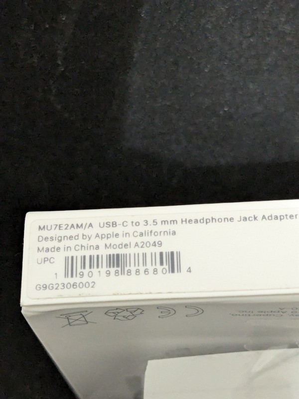 Apple MU7E2AM/A USB-C to 3.5 mm Headphone Jack Adapter gallery