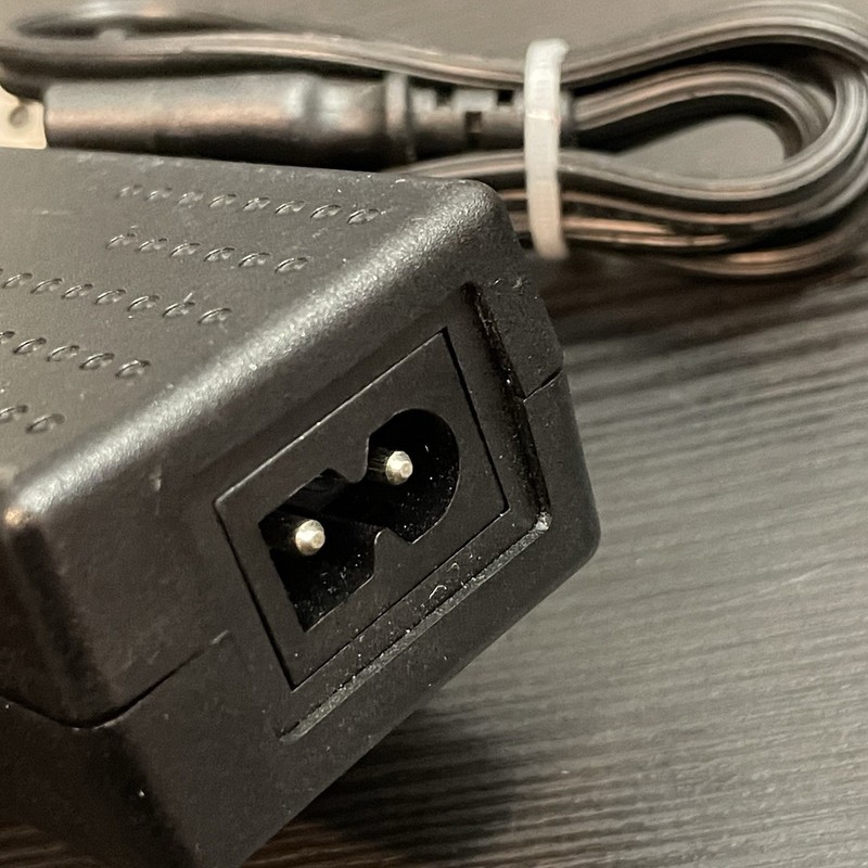 ✅Leader Electronics NU40-2090200-I3 9V 2A AC Adapter Power Supply OEM #️⃣0603 gallery