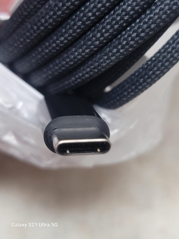 NEW Genuine Apple USB-C to Magsafe 3 Cable (2M) 6 Feet Space Black gallery