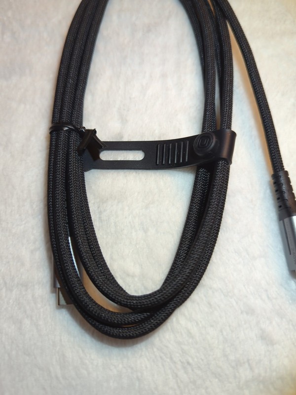The INIU DI-D7CC SwooshCord 240W USB-C to USB-C Cable (2-Pack) Black Cords gallery