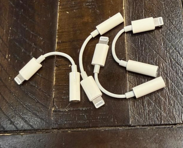 LOT OF 4 – Genuine Apple Lightning to 3.5 mm TO LIGHTN-ING Headphone Adapter
