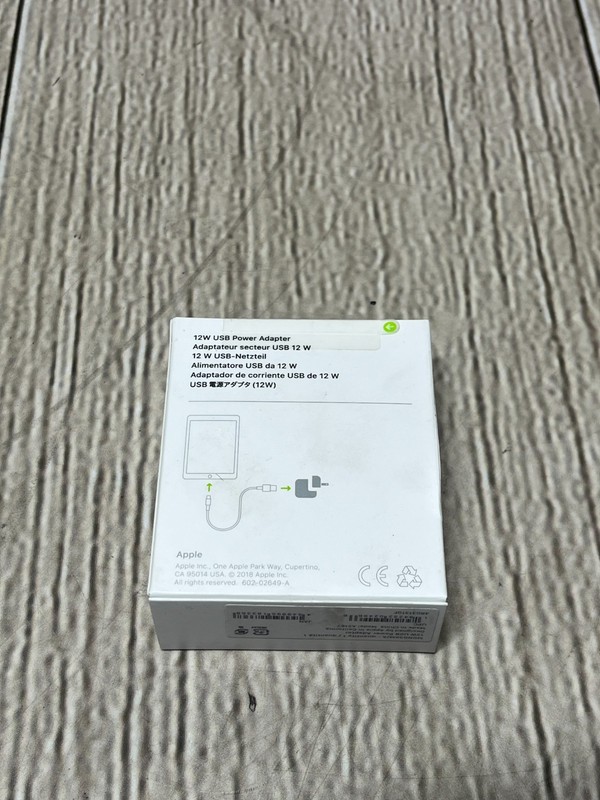 Lot of 10 Genuine Apple A2167 12W USB Power Adapter Original gallery