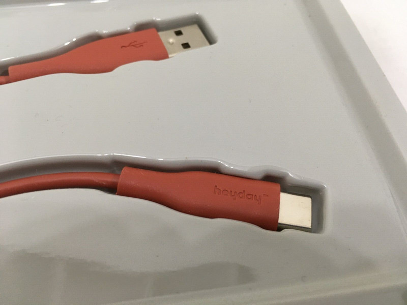 (1) NEW Heyday 4-ft Charging Cable - USB-C to USB - RED/ORANGE (ob) gallery