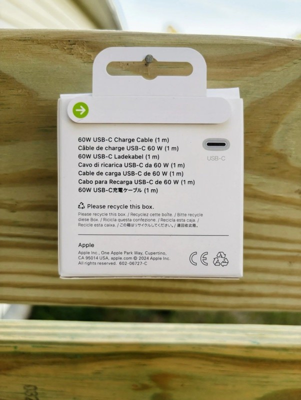Apple USB-C to USB-C Woven Charge Cable 1M 3Ft gallery
