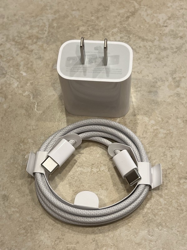 Apple 20W Adapter And Braided Cable USB-C to USB-C Fast Charging iPhone iPad !