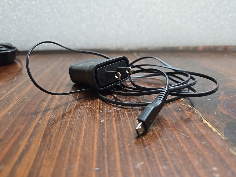 Samsung Charger Cords Lot Of 4. UNTESTED Multiple Different Chargers gallery