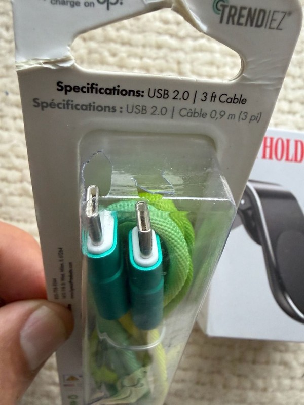 Trendiez 3ft Type C USB Cable and F3 Magnetic Car Air Vent Phone Holder Bundle gallery