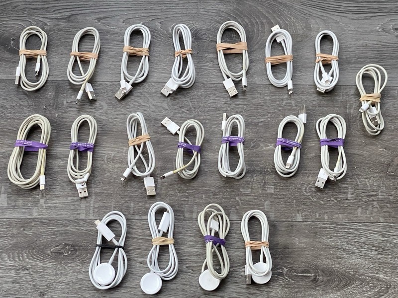 Mixed Lot of 19 Apple Original Charging Cables Lightning / USB-C Watch Chargers