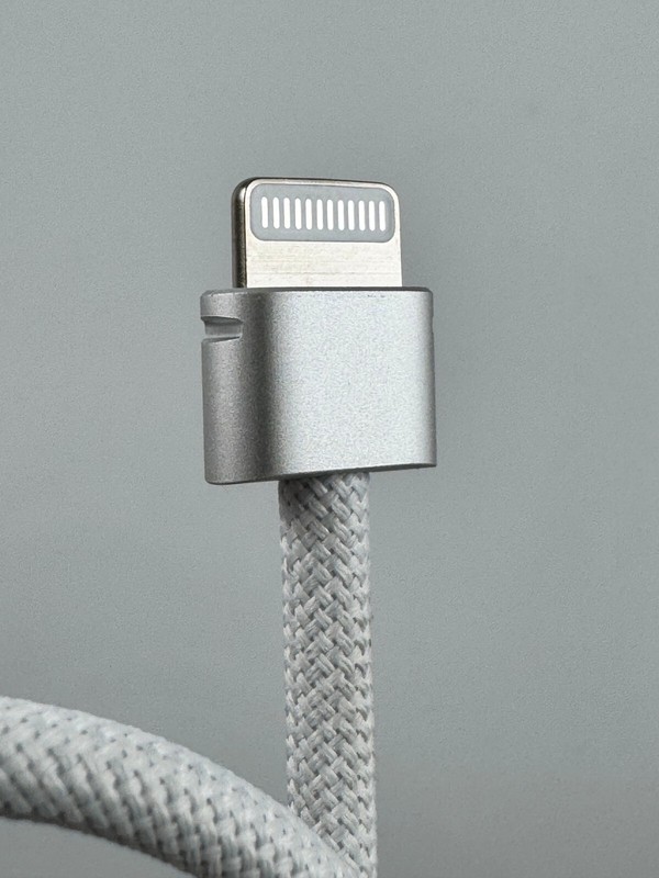Original genuine OEM Apple Vision Pro power cable/charge cord charger cable gallery