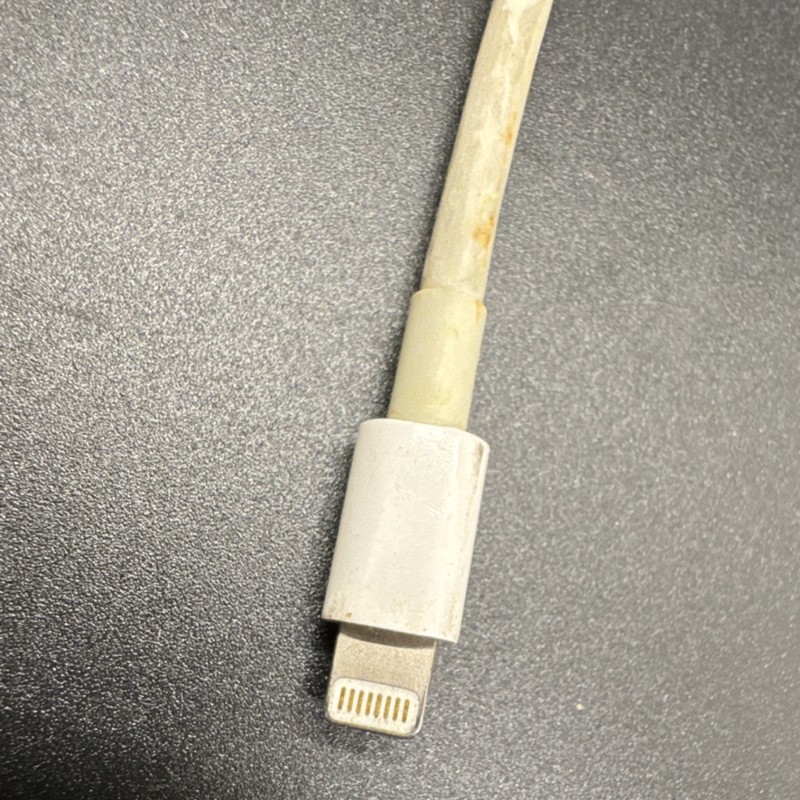 Apple Lightning to HDMI Adapter A1438 White Short Cable 2 Ports Plastic gallery