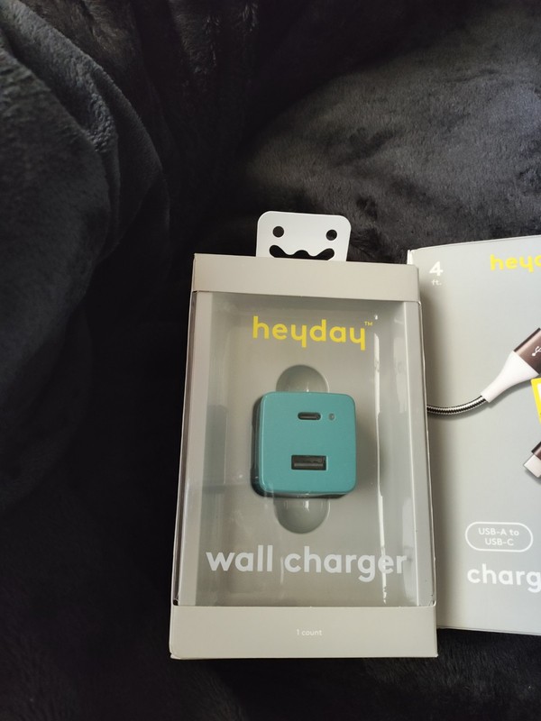Android Cell Phone Accessory Bundle USB-C Wall Charger Charging Cable Ear Buds gallery