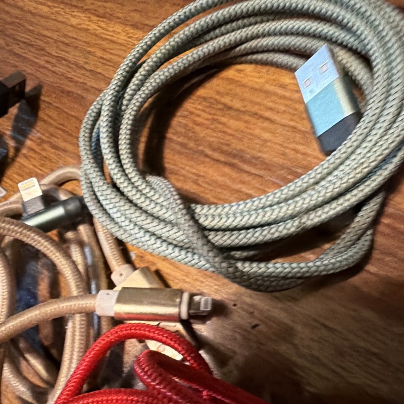 Lot Braided Charging Cables USB-A to Lghtning gallery