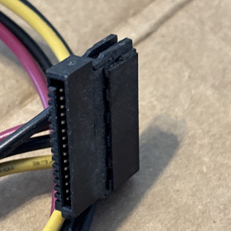 Lenovo Thinkcentre 54Y9339 Hard Disk Divided 4Pin to Dual SATA Power Cable PC gallery