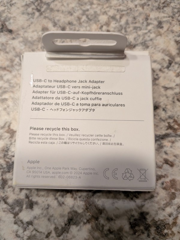 Apple USB-C to Headphone Jack Adapter / Dongle / DAC, NEW Open Box gallery