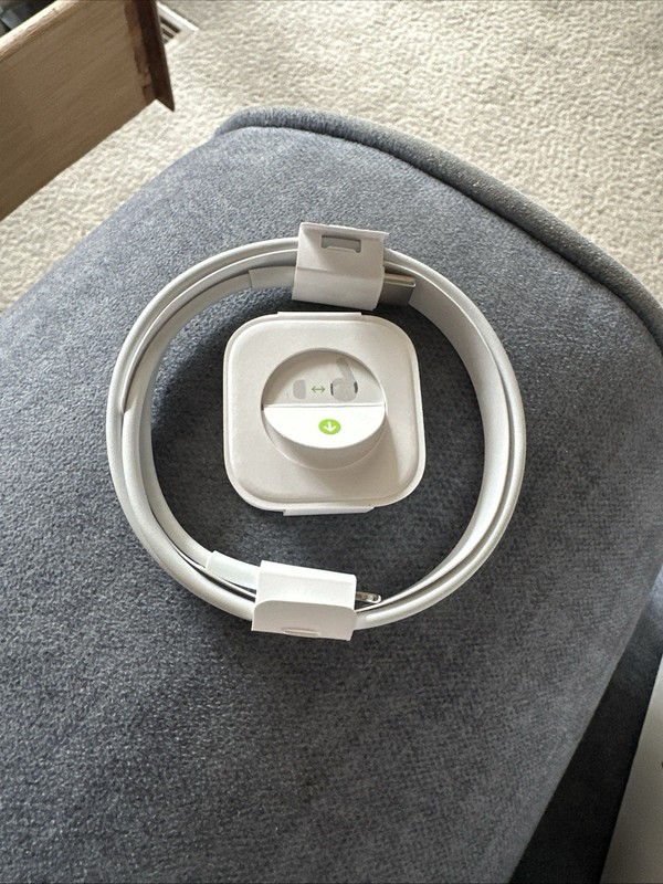 AirPod pro usb charger with earbud rubber OEM